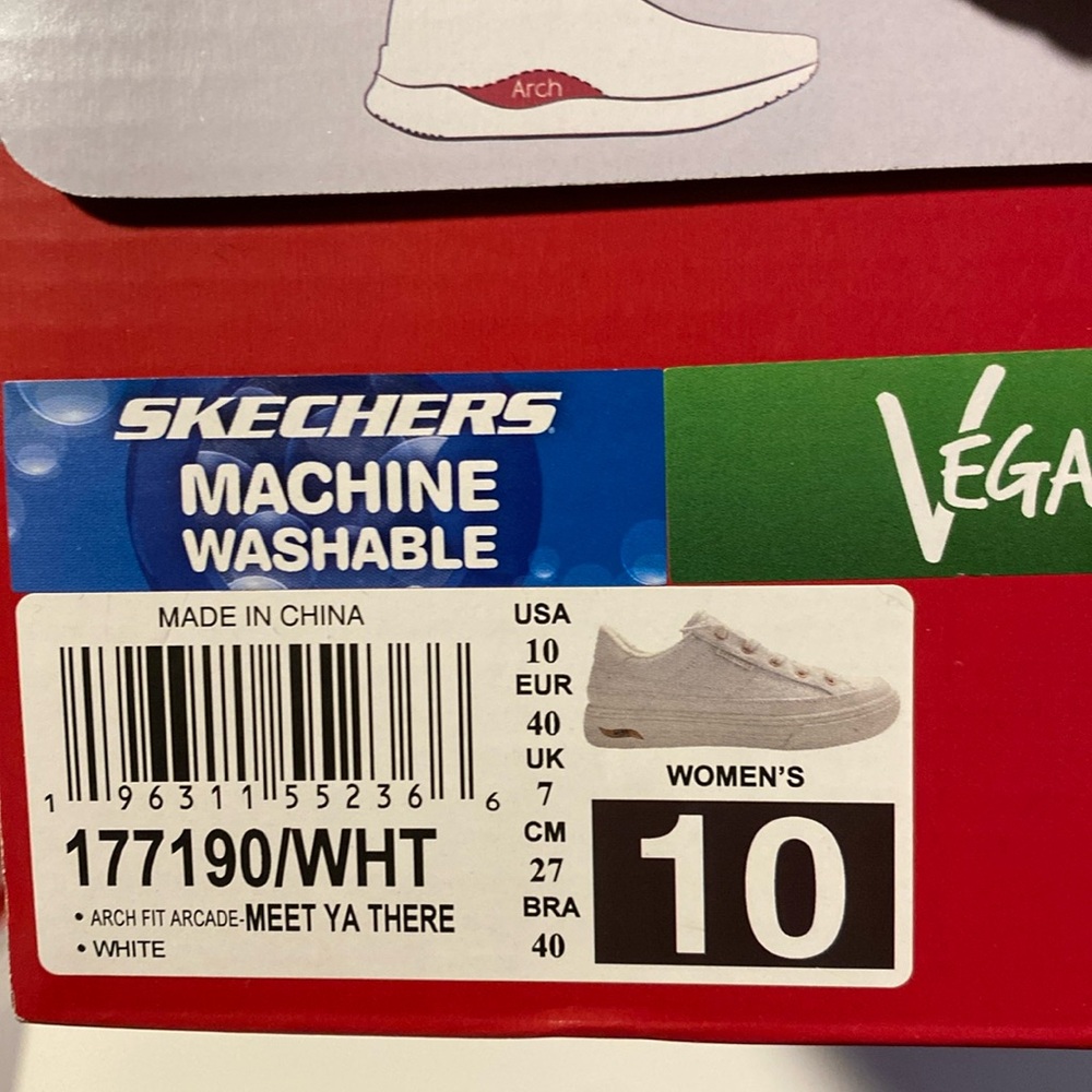SKECHERS NIB WHITE SIZE10